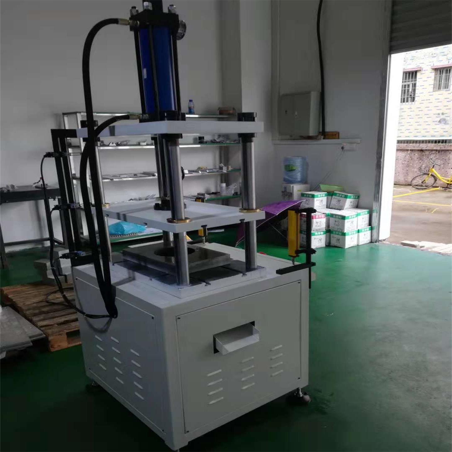 四柱液壓機(jī)價(jià)格
